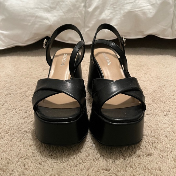 Platform wedge - Picture 2 of 3